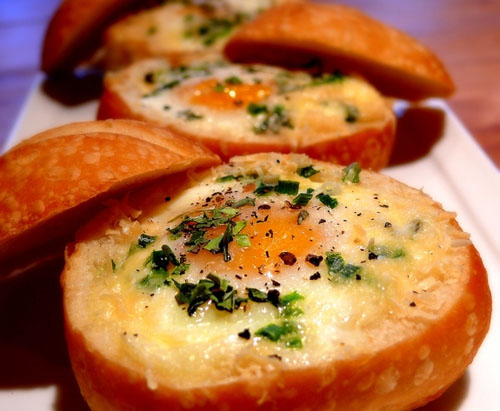 Bread Bowls with Baked Eggs Seasoning on Top
