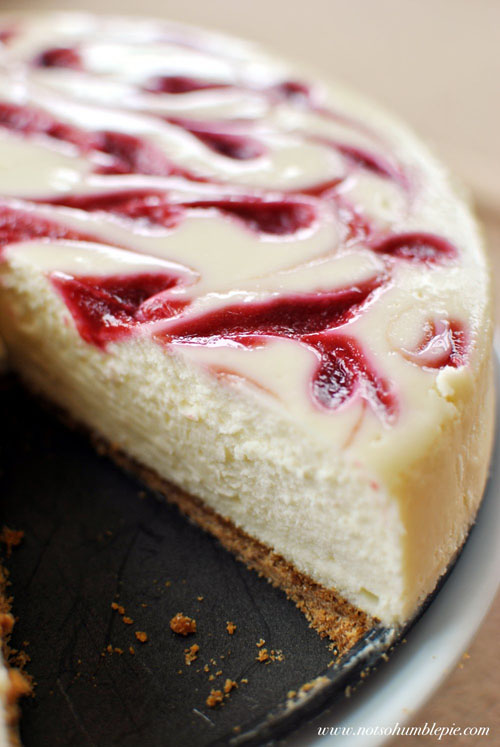Creamy Raspberry Swirl Cheesecake