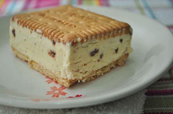 Ice-cream Biscuits sandwiched Slice
