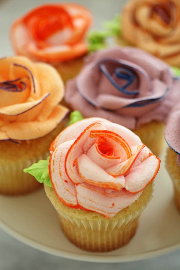 How to Make Beautiful Icing Rose Cupcakes