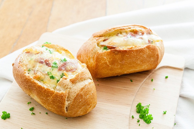 Baked Egg in a Bread Boat