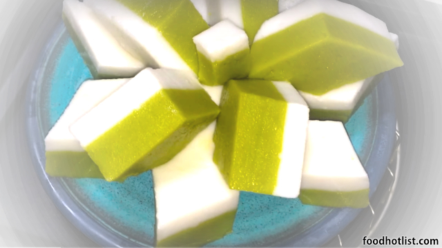 How to make Kuih Talam (Steamed Pandan & Coconut Milk Double Layer Cake)